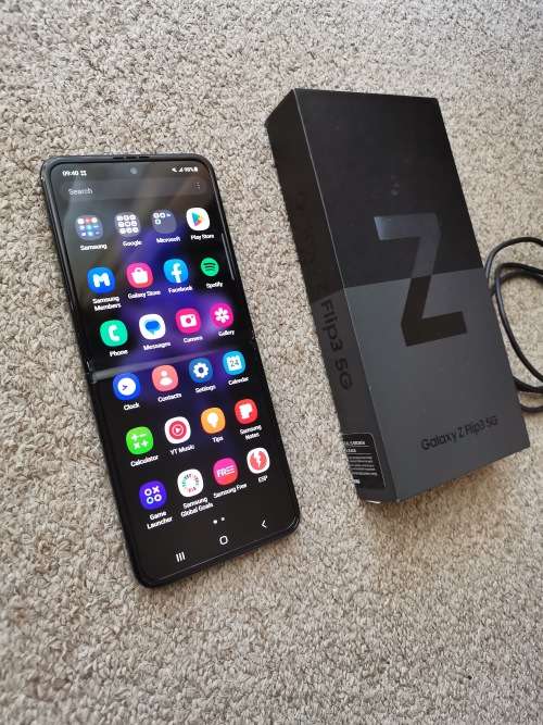 Samsung z flip 3 256gb 5G, with box and original type c cable