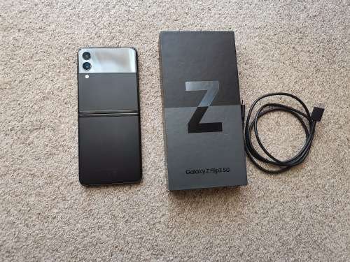 Samsung z flip 3 256gb 5G, with box and original type c cable