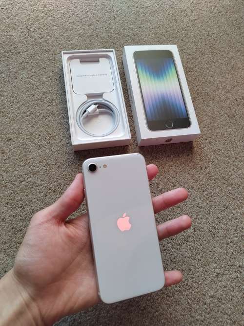iPhone SE 2022 64gb like brand new, 100% battery health, no scratches or cracks