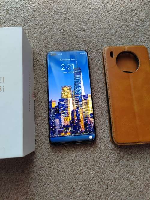 Huawei Nova 8i with 66w fast charger, 128gb 6gb ram excellent condition