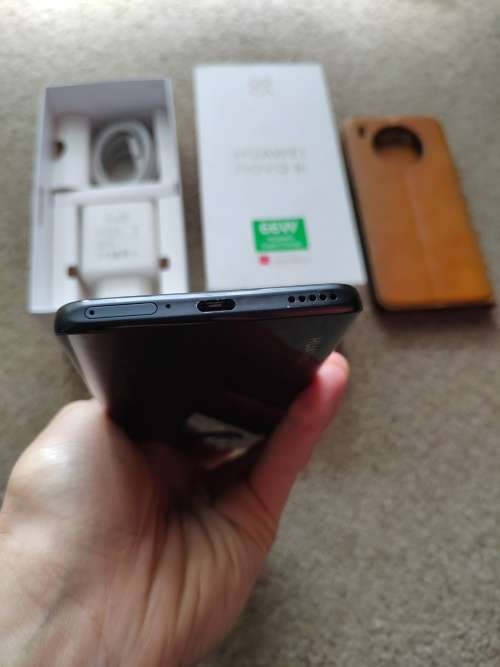 Huawei Nova 8i with 66w fast charger, 128gb 6gb ram excellent condition