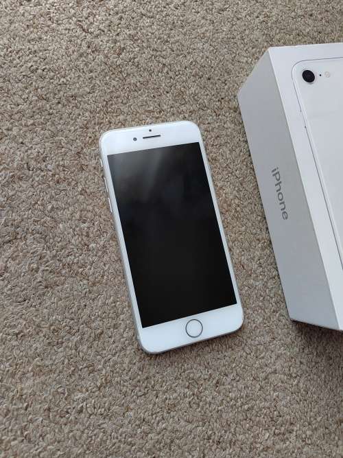 iPhone 8 256gb good condition with box