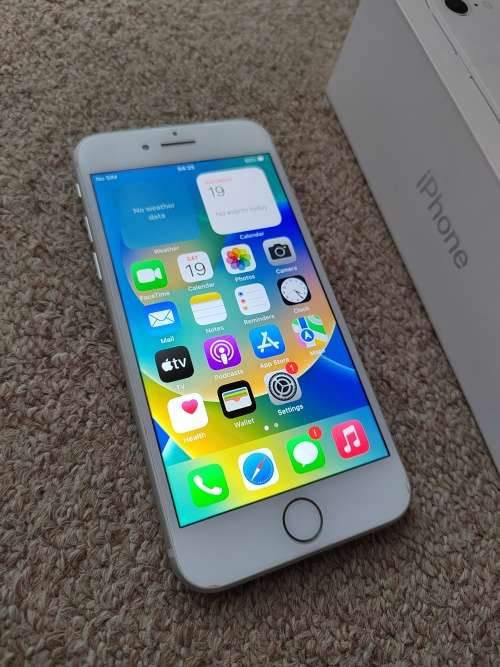 iPhone 8 256gb good condition with box