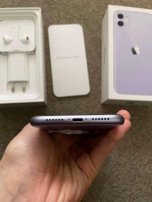 iPhone 11 64gb purple immaculate condition with box and accessories