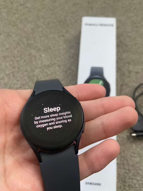 Samsung Galaxy Watch 5 Bt 40mm Excellent condition with box and charger