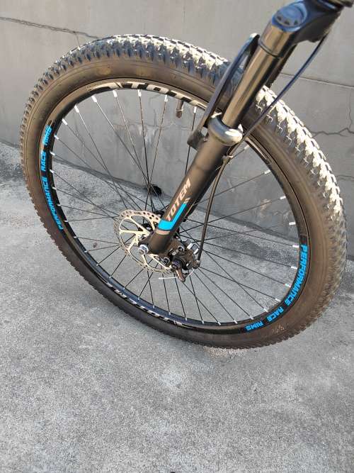 Totem 26` rover unisex mountain bike with box in good condition