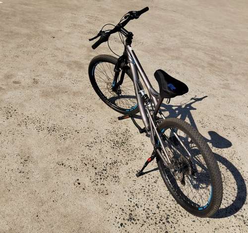 Totem 26` rover unisex mountain bike with box in good condition