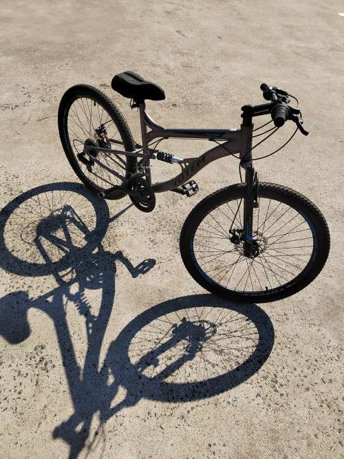 Totem 26` rover unisex mountain bike with box in good condition