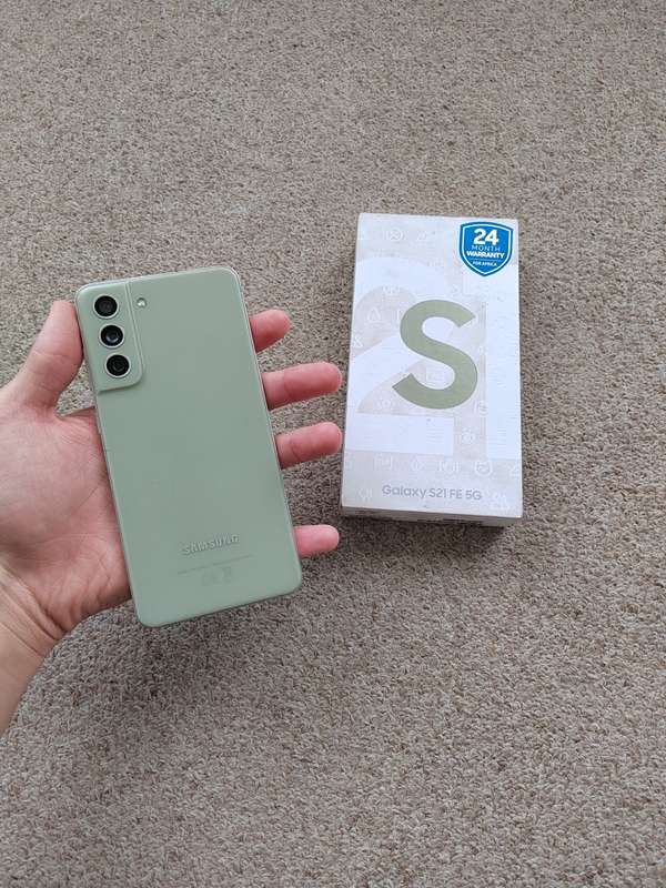 Samsung S21 Fe Dual SIM 128gb 6gb ram with box