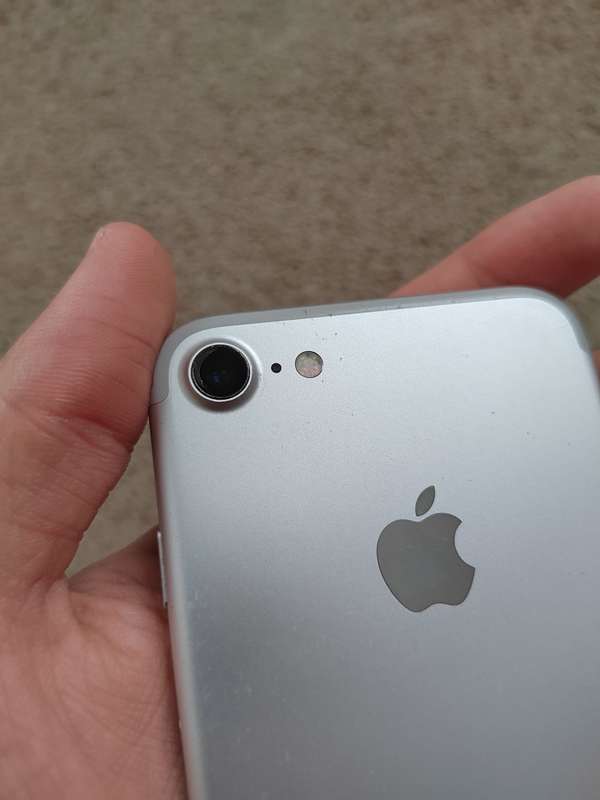 iPhone 7 128gb cracked screen WiFi only
