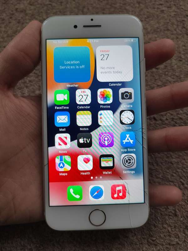 iPhone 7 128gb cracked screen WiFi only