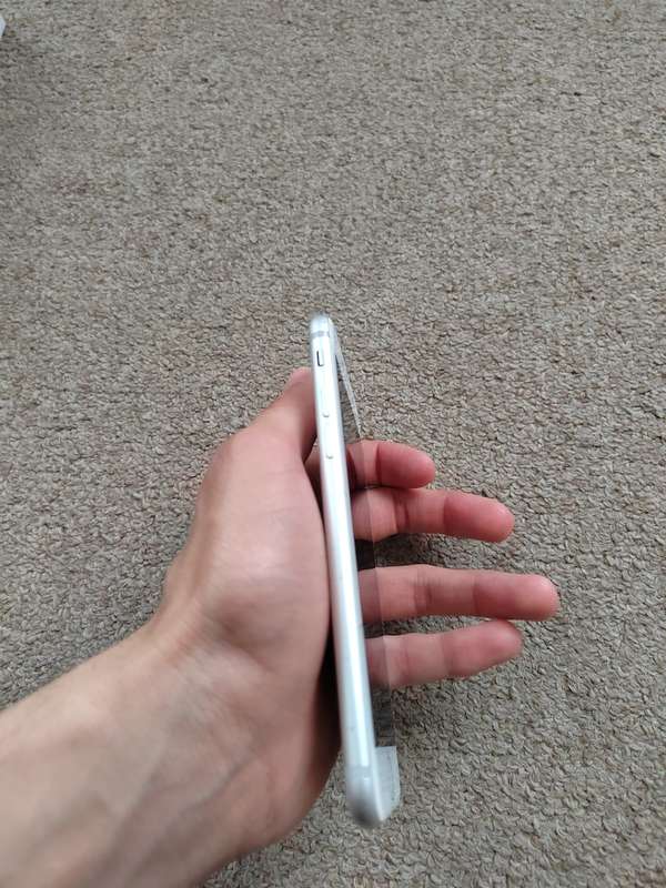 iPhone 7 128gb cracked screen WiFi only