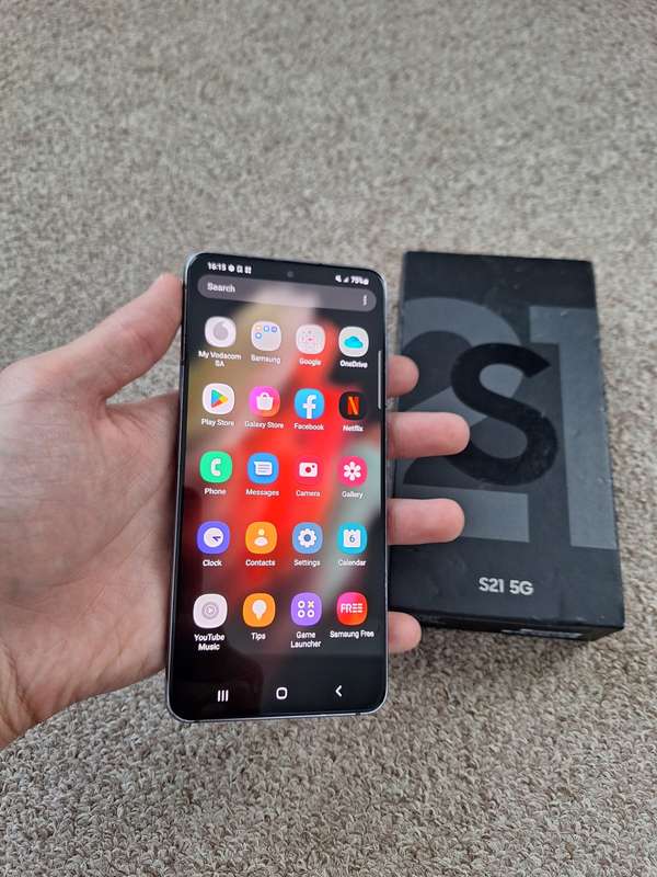 Samsung S21 5G 256gb Dual SIM with box and cover