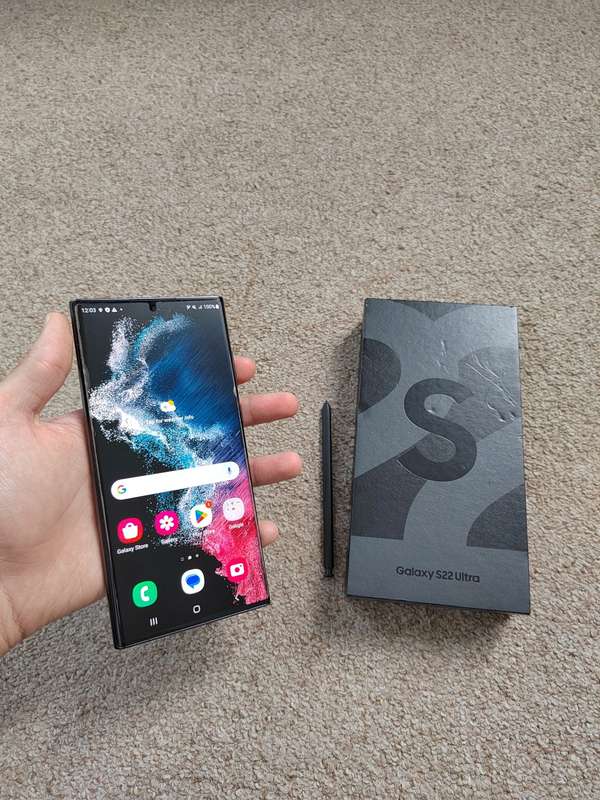 Samsung S22 Ultra 5G 256gb Dual SIM 12gb ram excellent condition with box and original s pen
