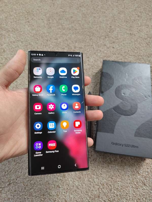 Samsung S22 Ultra 5G 256gb Dual SIM 12gb ram excellent condition with box and original s pen