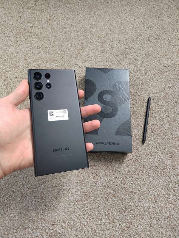 Samsung S22 Ultra 5G 256gb Dual SIM 12gb ram excellent condition with box and original s pen