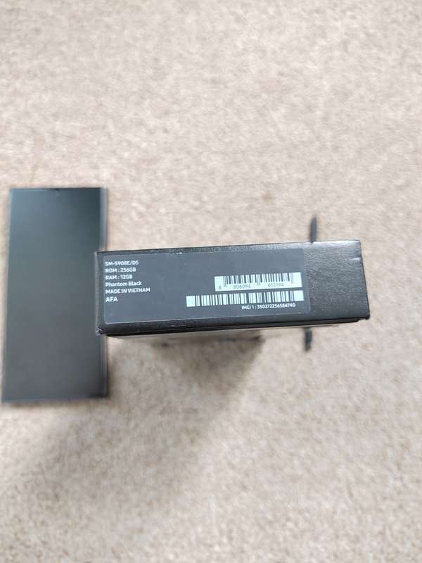 Samsung S22 Ultra 5G 256gb Dual SIM 12gb ram excellent condition with box and original s pen