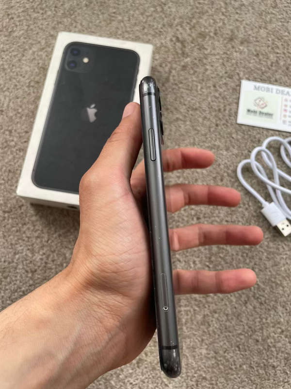 iPhone 11 64gb with box and cable