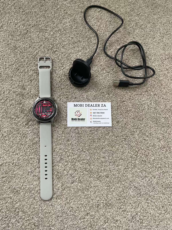 Samsung watch with charger and screen protector