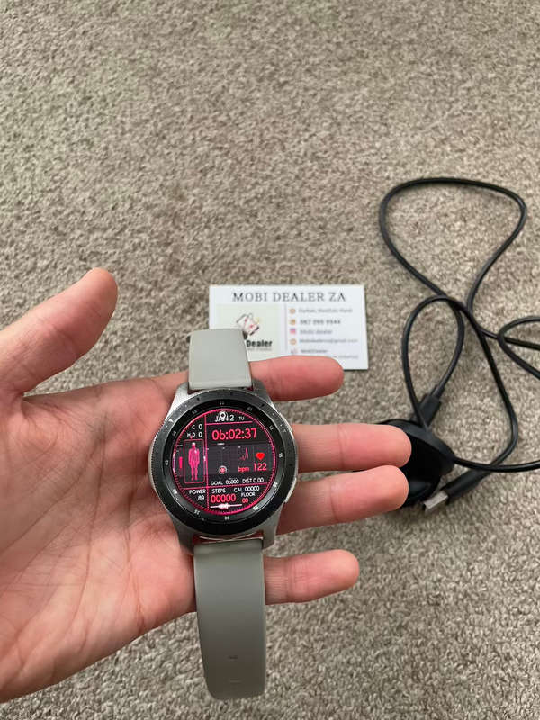 Samsung watch with charger and screen protector