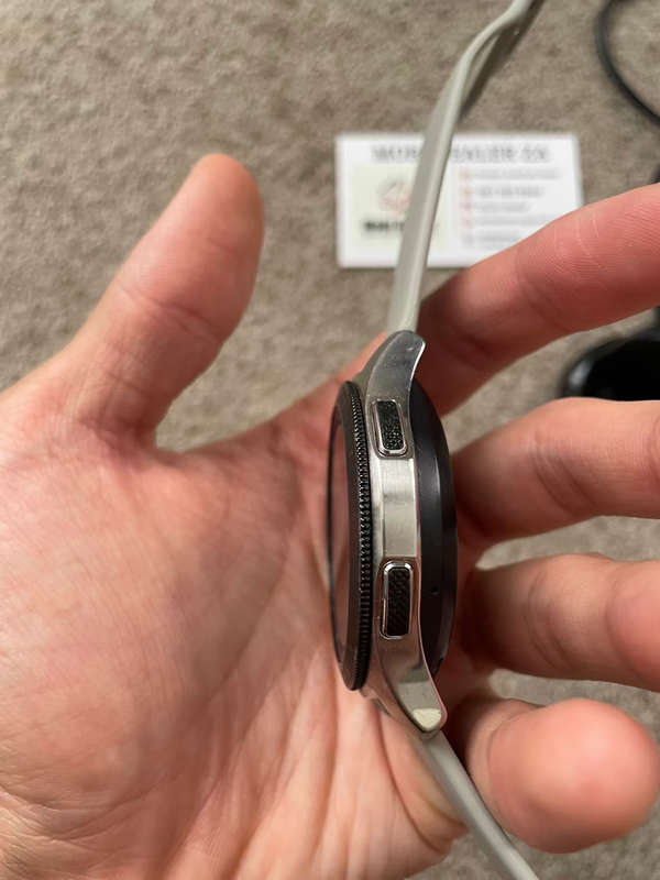 Samsung watch with charger and screen protector
