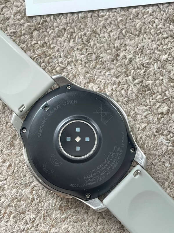 Samsung watch with charger and screen protector