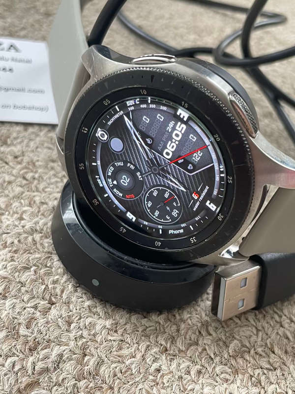 Samsung watch with charger and screen protector