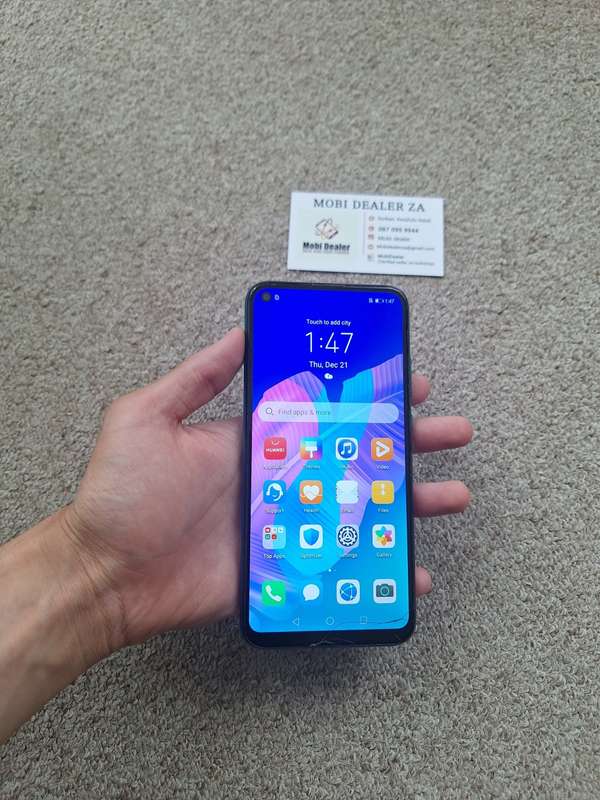 Huawei Y7p 64gb 4gb ram single sim with cover