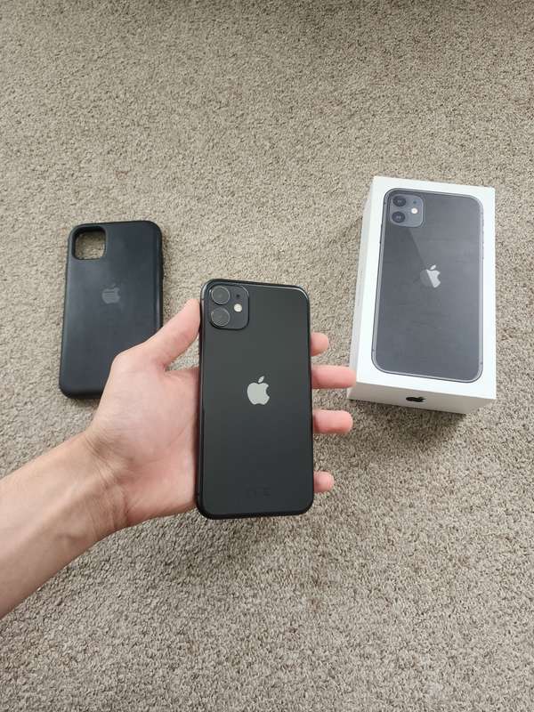 iPhone 11 128gb good condition with box and cover