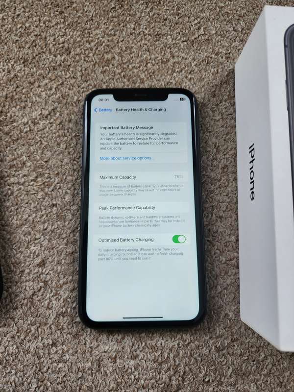 iPhone 11 128gb good condition with box and cover