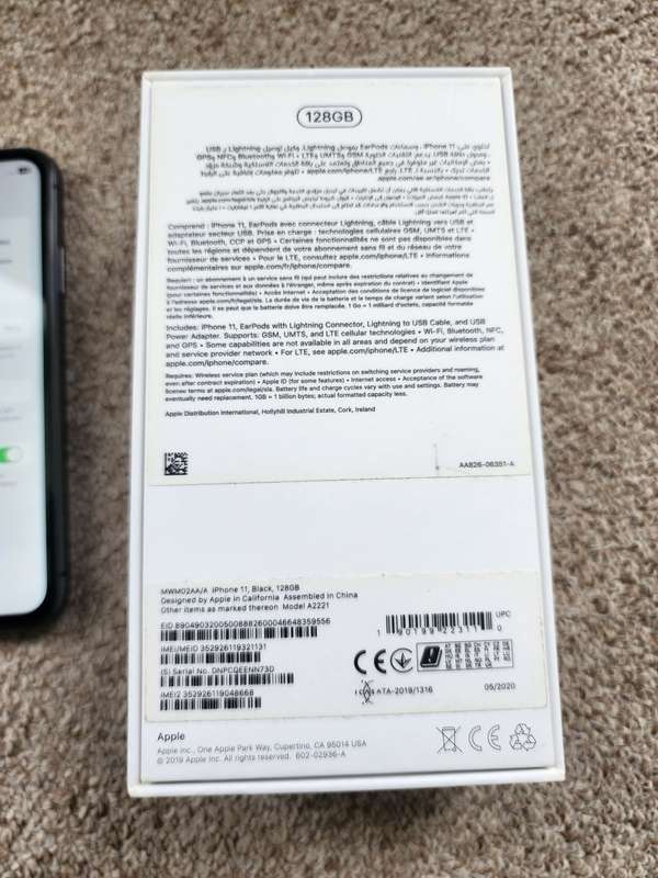 iPhone 11 128gb good condition with box and cover