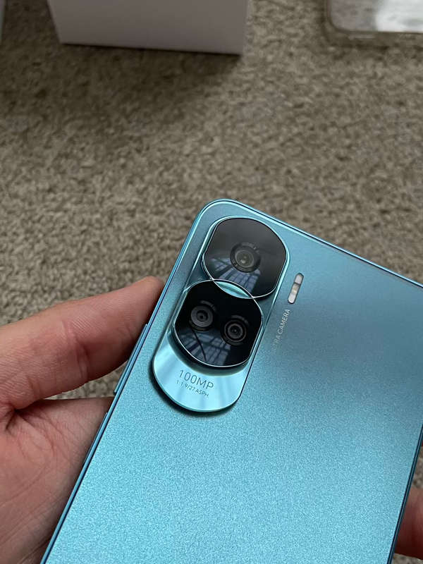Honor 90 Lite 5G 256gb 13 gb ram dual sim WITH GOOGLE. Excellent condition with box and original cha