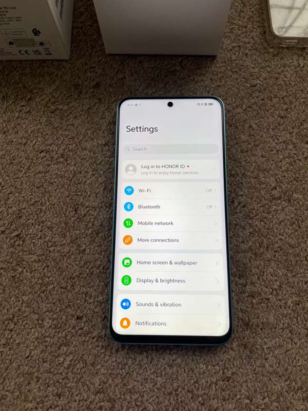 Honor 90 Lite 5G 256gb 13 gb ram dual sim WITH GOOGLE. Excellent condition with box and original cha