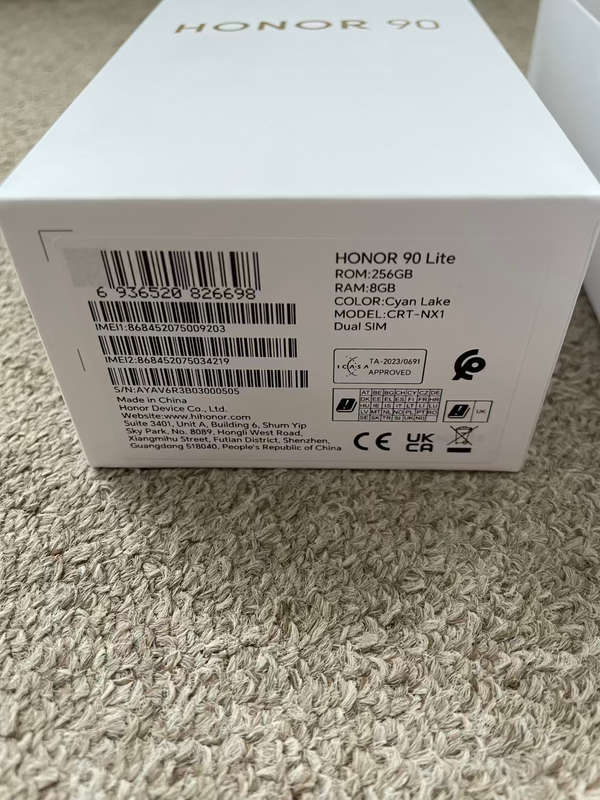 Honor 90 Lite 5G 256gb 13 gb ram dual sim WITH GOOGLE. Excellent condition with box and original cha