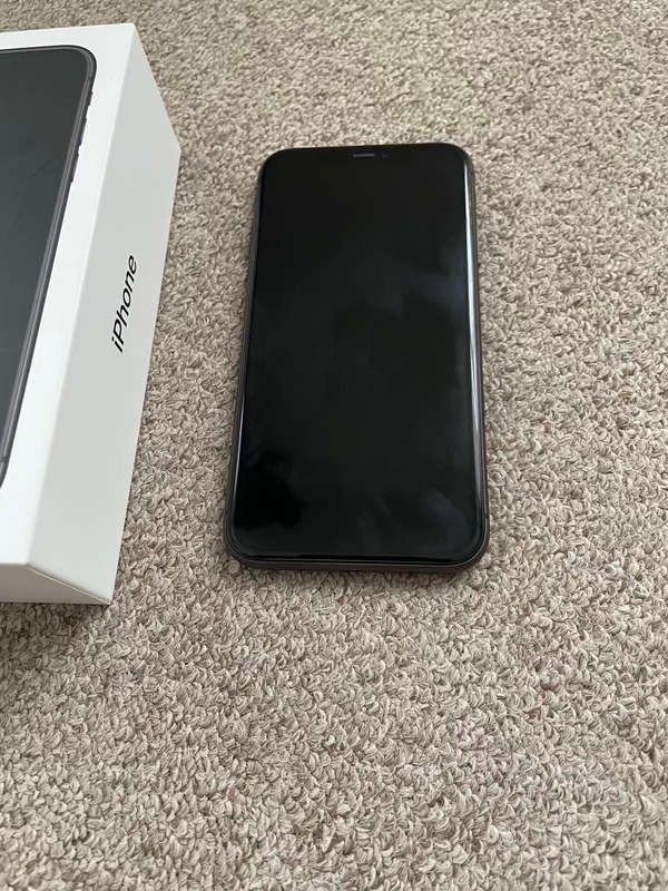 iPhone 11 64gb good condition with box ORIGINAL EVERYTHING