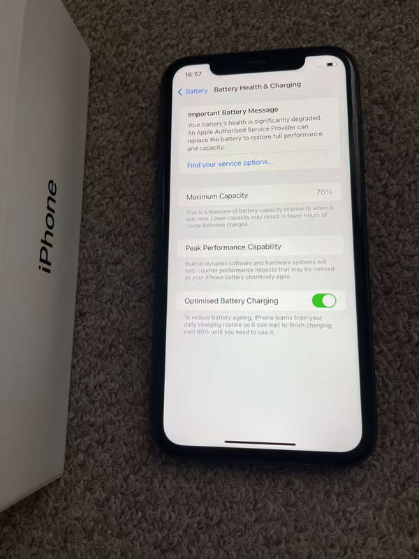 iPhone 11 64gb good condition with box ORIGINAL EVERYTHING
