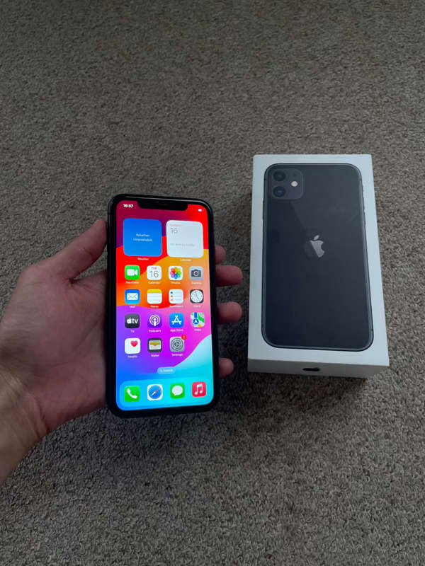 iPhone 11 64gb good condition with box ORIGINAL EVERYTHING