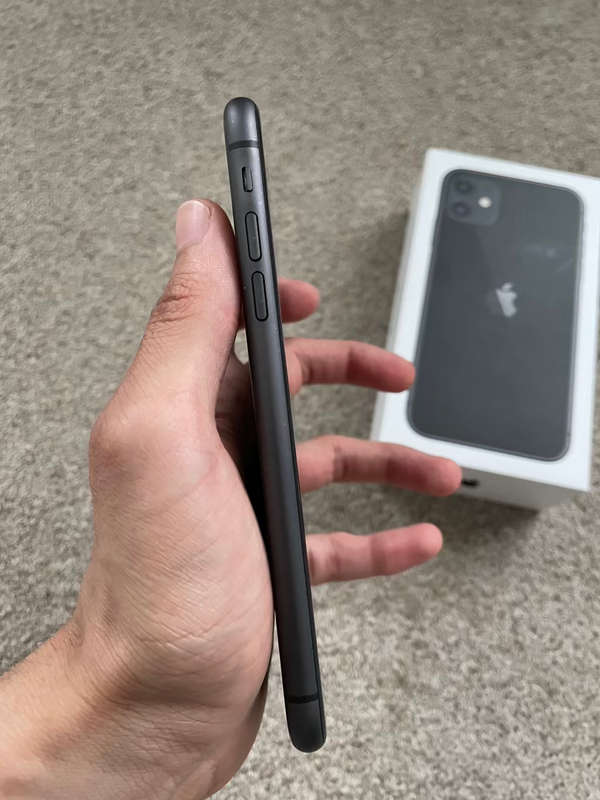 iPhone 11 64gb good condition with box ORIGINAL EVERYTHING