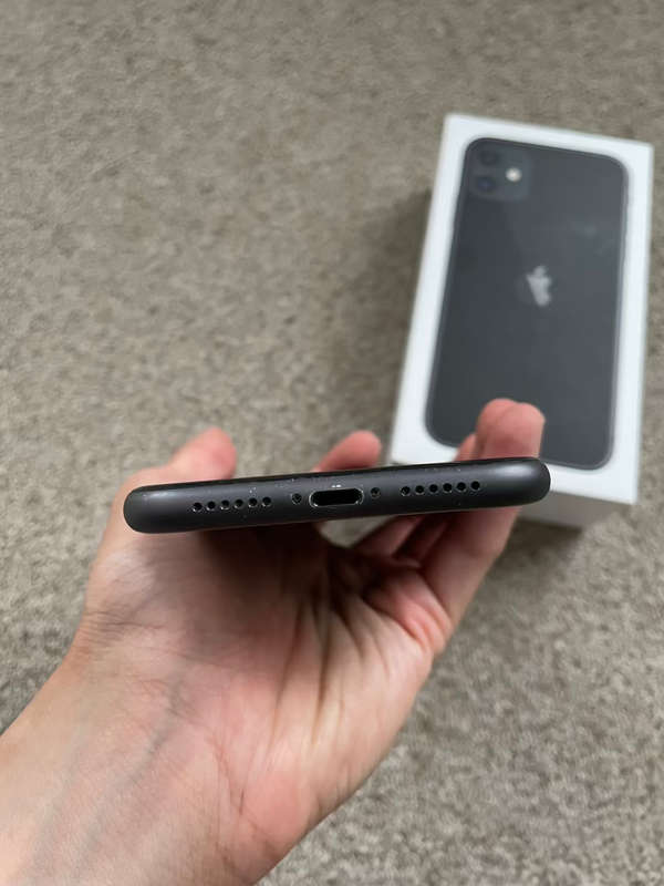 iPhone 11 64gb good condition with box ORIGINAL EVERYTHING