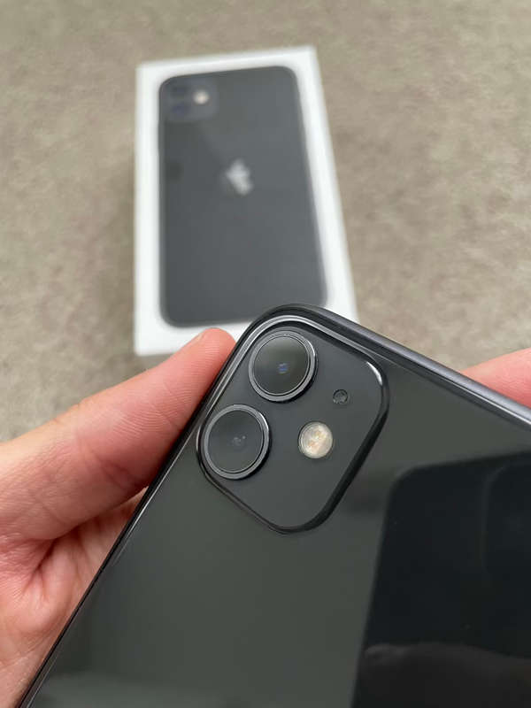 iPhone 11 64gb good condition with box ORIGINAL EVERYTHING