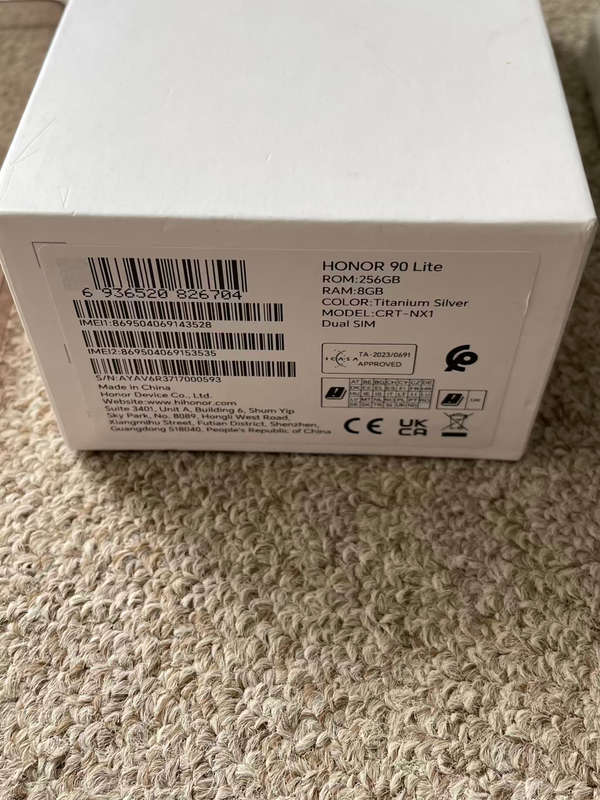 Honor 90 Lite 5G 256gb 13 gb ram dual sim WITH GOOGLE. Excellent condition with box and original cha