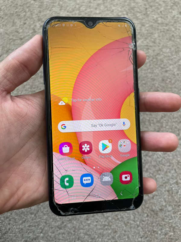 Samsung A01 Dual sim 16gb 2gb ram. READ DESCRIPTION