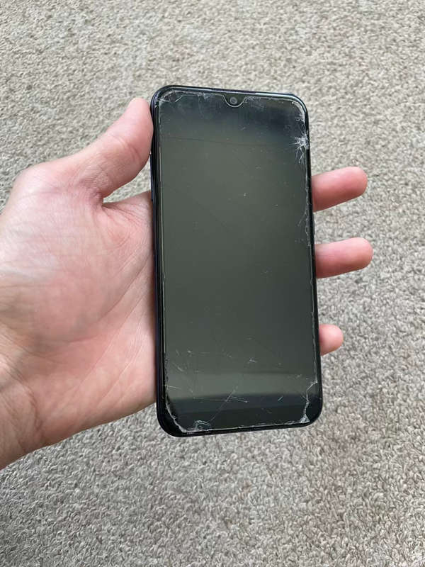 Samsung A01 Dual sim 16gb 2gb ram. READ DESCRIPTION