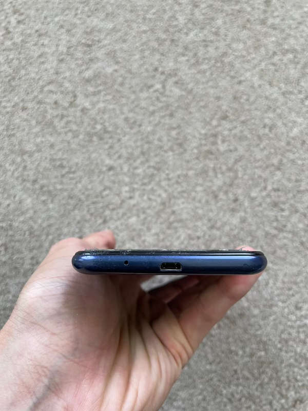 Samsung A01 Dual sim 16gb 2gb ram. READ DESCRIPTION