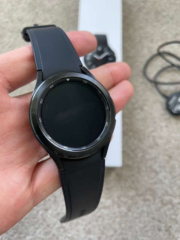 Samsung watch 4 classic LTE 42mm with box and charger