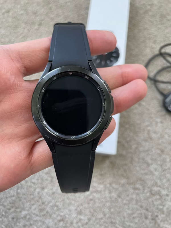 Samsung watch 4 classic LTE 42mm with box and charger