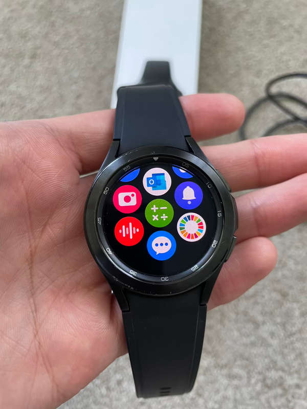 Samsung watch 4 classic LTE 42mm with box and charger
