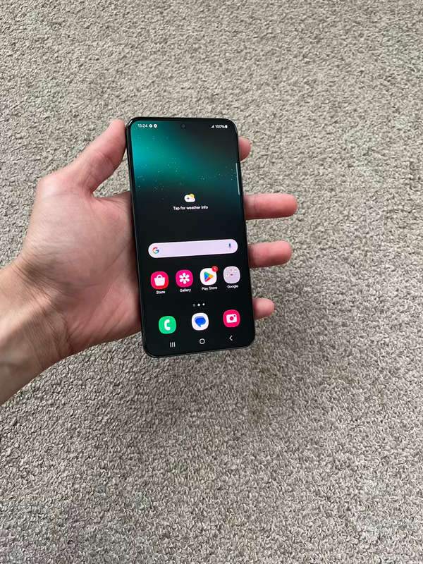 Samsung S22 5G 256gb Dual SIM Immaculate condition with cover - GREEN
