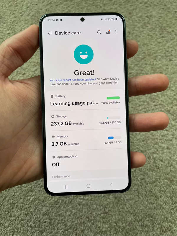 Samsung S22 5G 256gb Dual SIM Immaculate condition with cover - GREEN