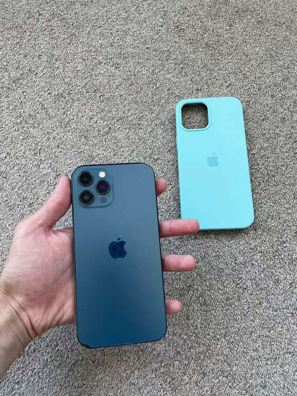 Iphone 12 pro max 512gb Physical DUAL sim good condition with cover